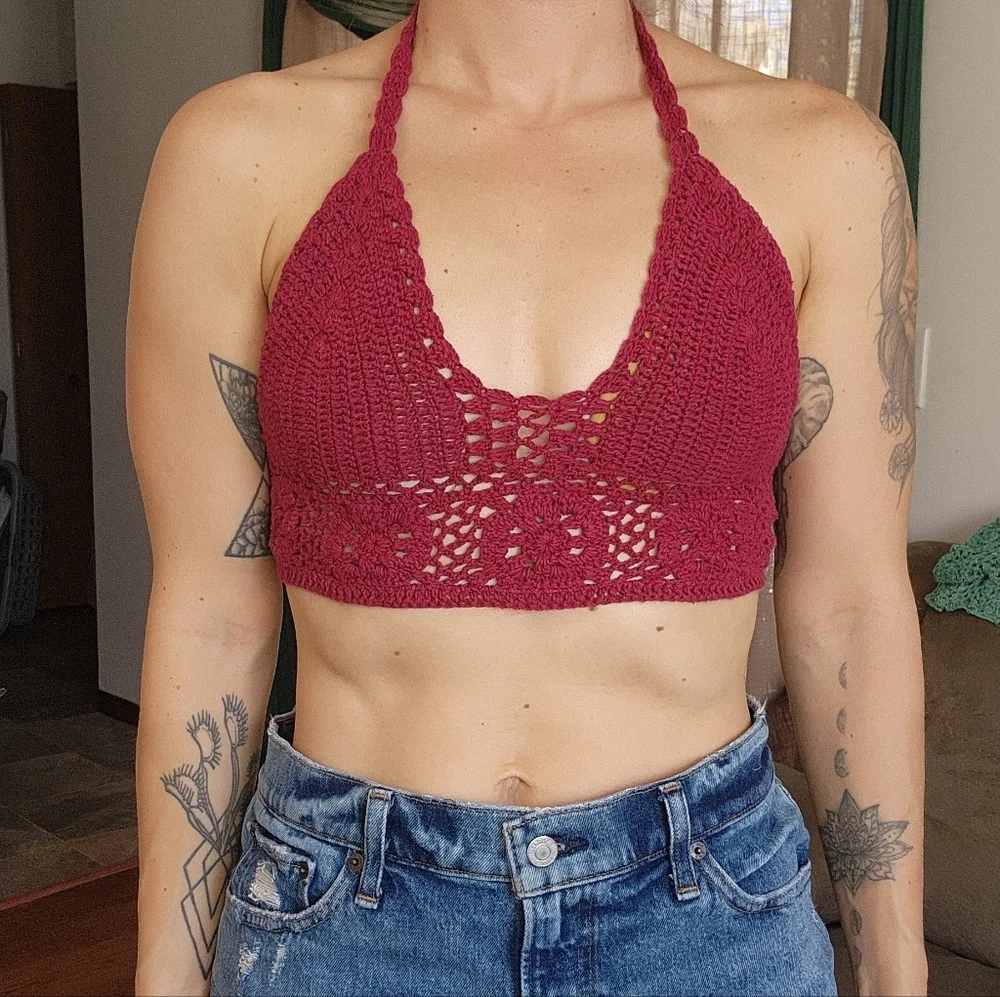 Womens Crochet Knit Halter Crop Top Size Small/mlMedium